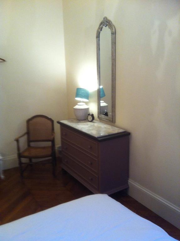 A Room In Paris Oda fotoğraf