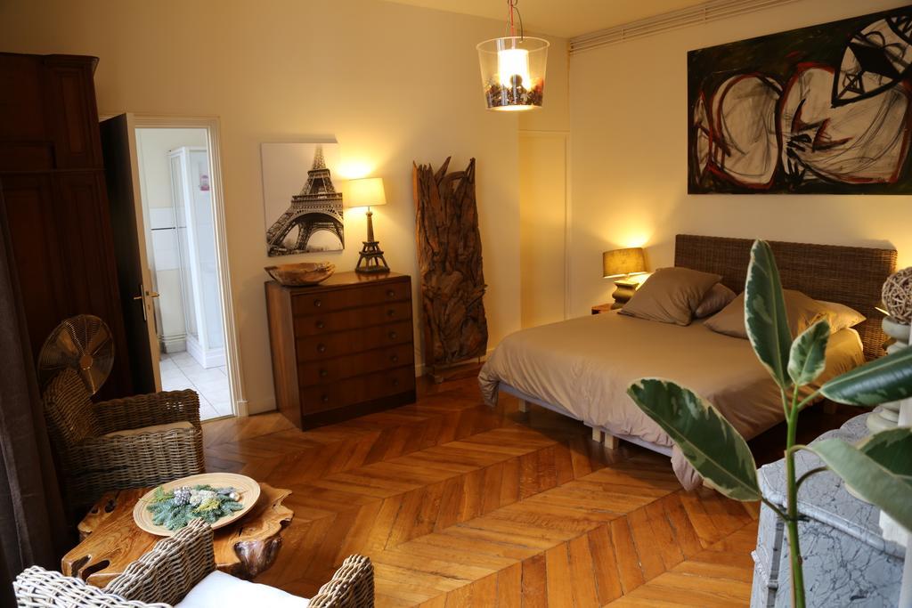 A Room In Paris Oda fotoğraf